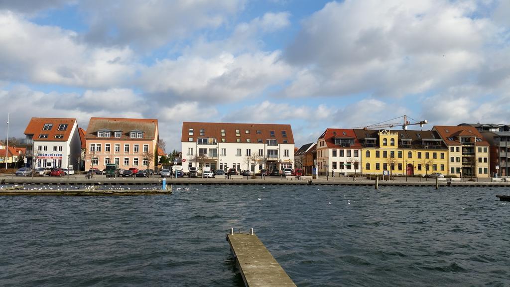 Apartment Yachthafen Waren Zewnętrze zdjęcie